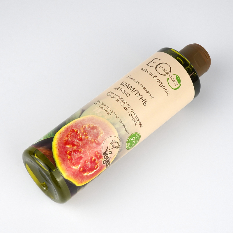 Uy qurilishi pornosi: ikki kishi xotinini sikish